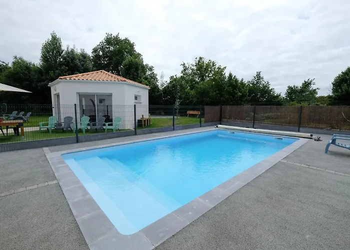 Au Logis Des Muriers *