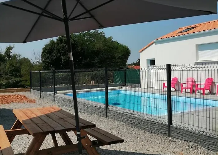 Au Logis Des Muriers Vairé